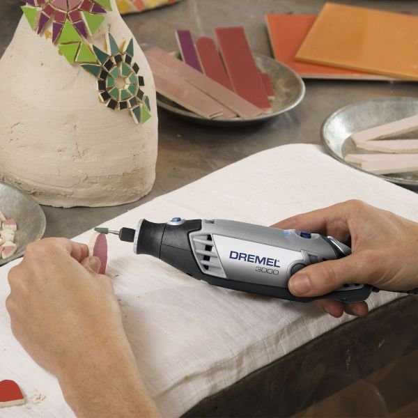 Kit Dremel Micro Retífica 3000 + Estação de Trabalho + Brocas